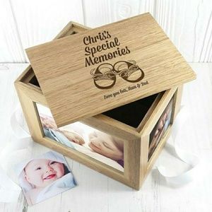 Personalized baby shoe midi oak photo cube